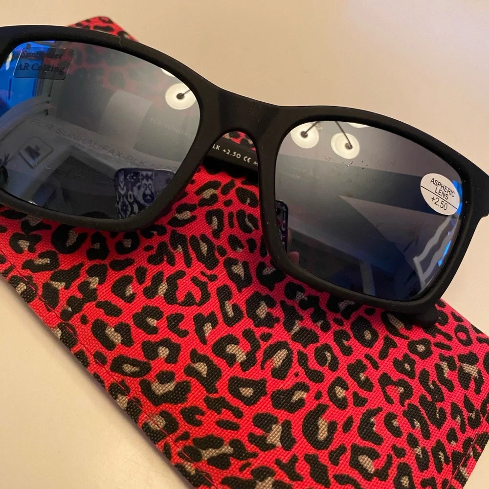 🕶️NWT Aspheric Lens +2.50 Sunglasses🕶️